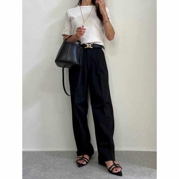 何枚あっても最高…！！【ユニクロ】「秋にも大活躍」”優秀Tシャツ”の着回し術