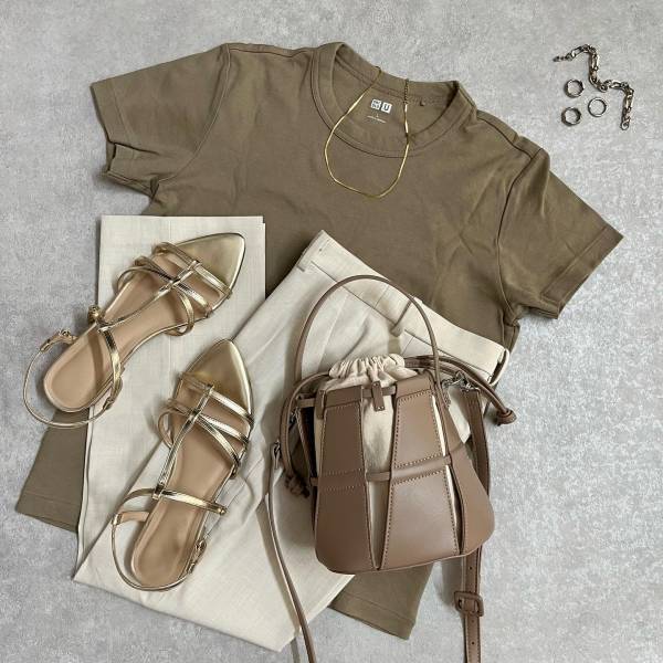 こりゃスゴイ…！「着回し抜群」！【ユニクロ】楽ちんなのにキレイめ『スマートボトムス』は「即買い」！