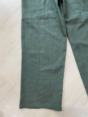 「涼しげ」で「楽ちん」は夏にマスト！！『カーキ』が可愛い【しまむら】”ハイウエストパンツ”