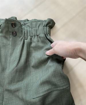 「涼しげ」で「楽ちん」は夏にマスト！！『カーキ』が可愛い【しまむら】”ハイウエストパンツ”