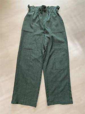 「涼しげ」で「楽ちん」は夏にマスト！！『カーキ』が可愛い【しまむら】”ハイウエストパンツ”