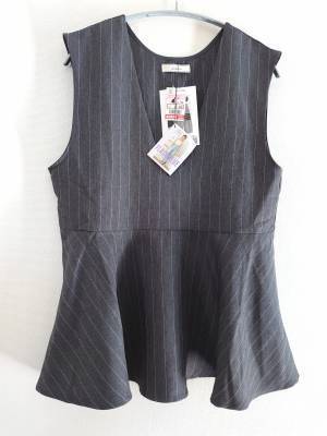 コレはもう「プチプラに見えません」！【しまむら】「万能」”ペプラムベスト”は「オールシーズン活躍」