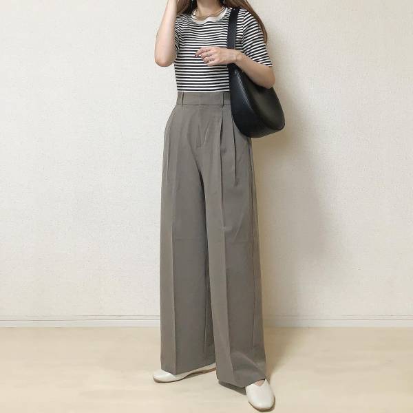 ＜大人気＞めっちゃ「美脚に」見える！！【GU】「オールシーズン使える」“タックワイドボトムス”コーデ3選