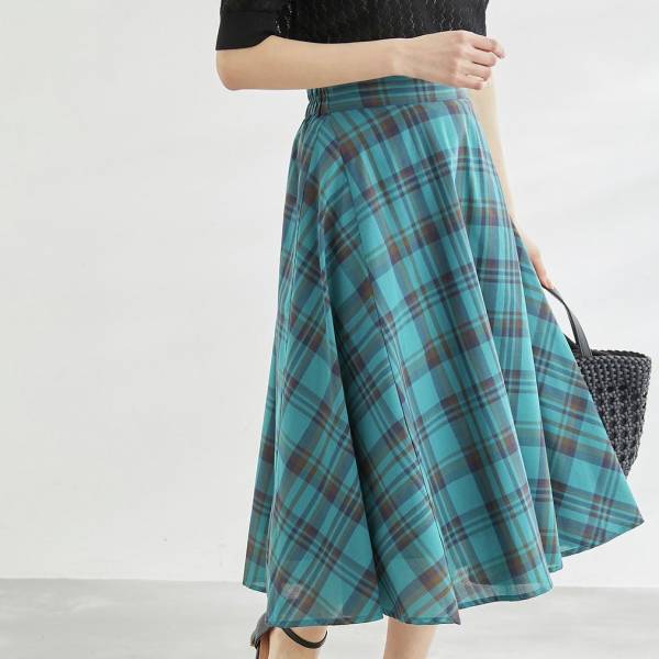 脱・地味見え！ 【ROPÉ PICNIC】着映え力抜群♡ 1枚で主役級の「チェックスカート」