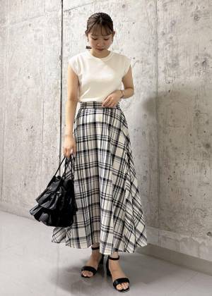 脱・地味見え！ 【ROPÉ PICNIC】着映え力抜群♡ 1枚で主役級の「チェックスカート」