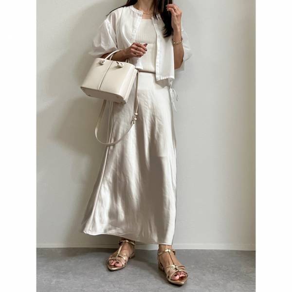 めちゃめちゃ「高見え」スゴッ！絶対買い！【GU】＜人気サテンロングスカート＞のワントーンコーデ特集