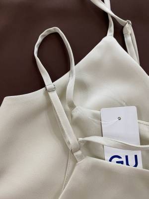 ＜ワンランク上のおしゃれ＞「リボン」がアクセントに♡【GU】“サテン生地キャミソール”が「可愛い」