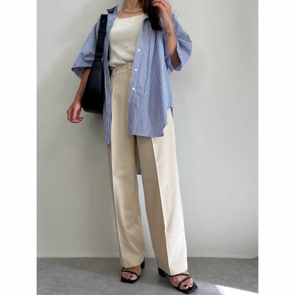 まさかの《4色買い》！「脚長効果」スゴすぎる…！！【ユニクロ】「秋口」にも◎“ワイドパンツ×シャツコーデ”特集