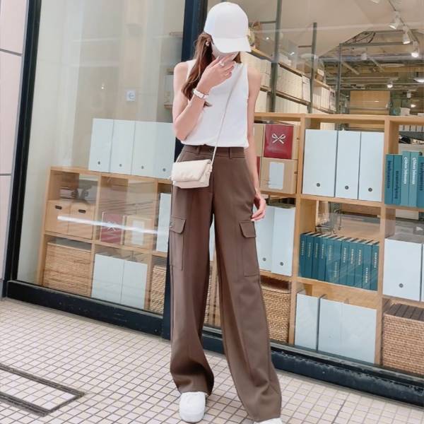 「えっ…良き♡」「めちゃくちゃタイプ」と大満足【GU】試着して「ビックリ」”秋色ボトムス”2選