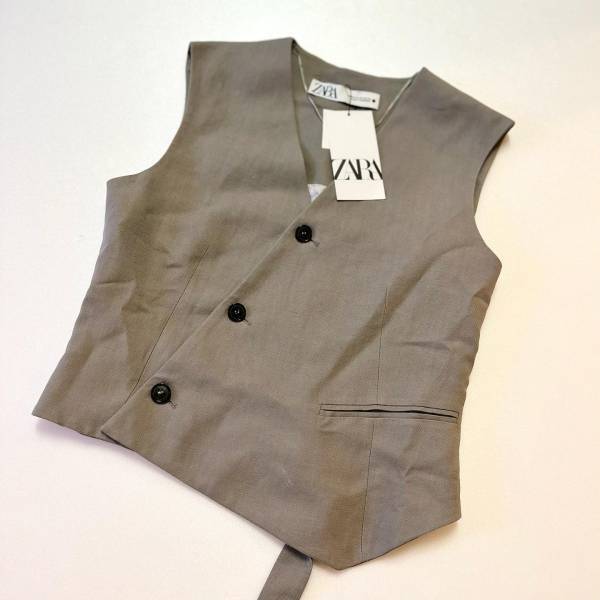 【完全に一目惚れ】「完璧」で「惚れた」【ZARA】”最強ベスト”が「理想的」って噂