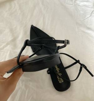 探し続けて「やっと出会えた一足」…！【SHEIN】「デザインお値段ともに大満足」”ストラップサンダル”に感動！