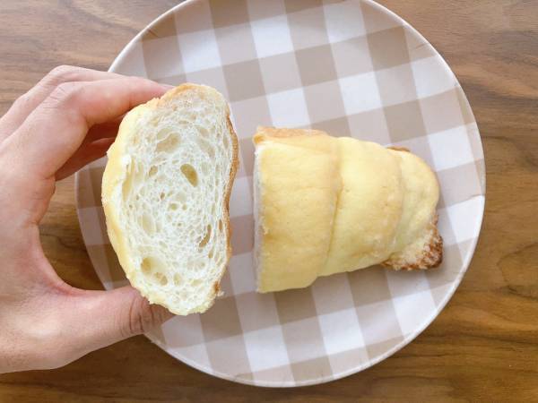 甘みと塩味のバランスが絶妙…！【セブンイレブン】2重のおいしさ”塩メロンクロワッサン”がクセになる