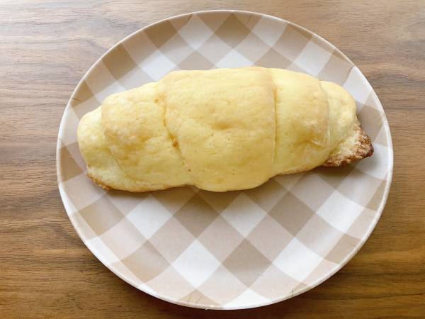 甘みと塩味のバランスが絶妙…！【セブンイレブン】2重のおいしさ”塩メロンクロワッサン”がクセになる