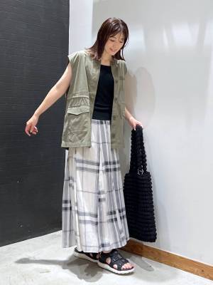 こりゃ、優秀アイテムだッ♡【グローバルワーク】羽織るだけでこなれ感UP！「ミリタリージレ」