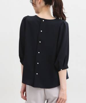 夏の一軍服に任命！！【ハニーズ】きれいめ感、たまらん♡ 上品「パール付きブラウス」