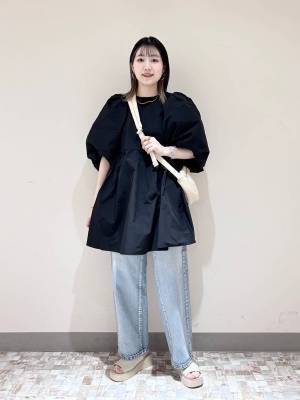 大人気アイテムが再登場！【ローリーズファーム】脚長効果も◎「ストレートデニム」