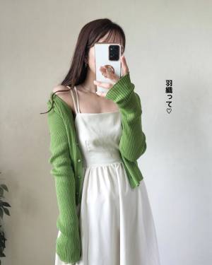 完全に沼りましたわ。【GU】差し色にもぴったり！ 透け感も上品な「グリーンカーデ」