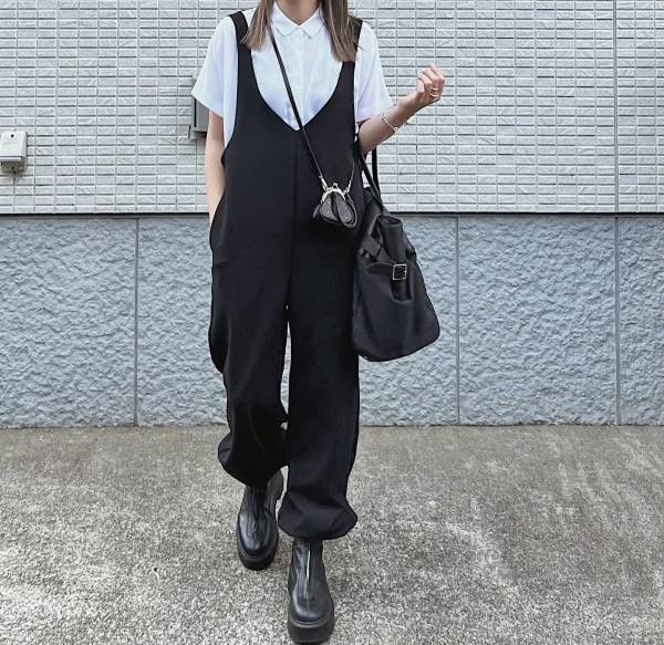 オンラインでは完売！？【GU】お店に急げッ！！ 大人女子に人気の「本命サロペット」