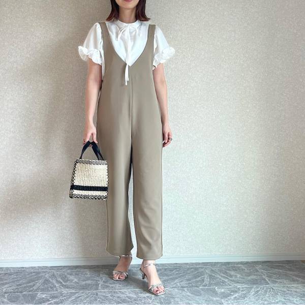 オンラインでは完売！？【GU】お店に急げッ！！ 大人女子に人気の「本命サロペット」