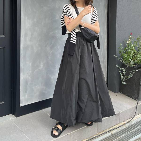 『海外でもバズってる』って！【ユニクロ】見た目以上の収納力！「大人気ショルダーバッグ」