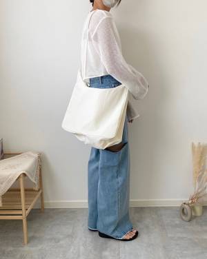 再販、待ってましたぁーッ！！【GU】大荷物さん派も安心！ 高見え「大容量バッグ」