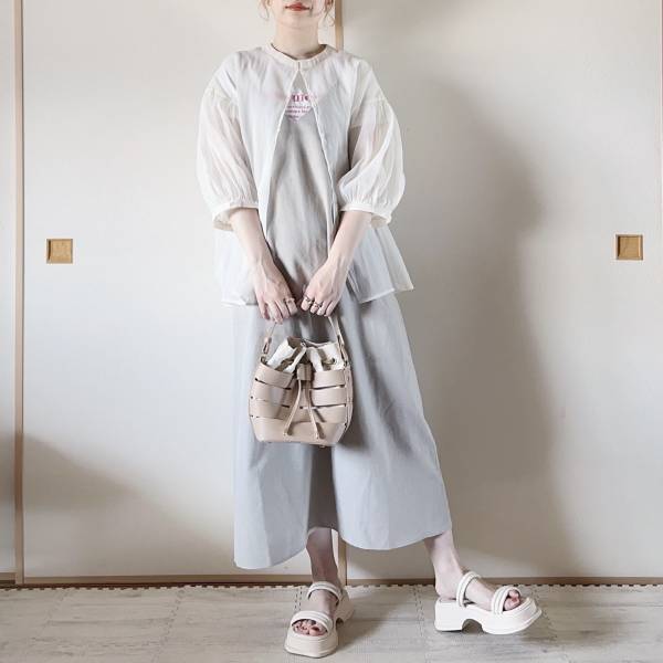 合わせやすすぎるッッ！！しかも「履き心地が抜群」♡【SHEIN】の手放せない“ホワイトサンダル”コーデ4選