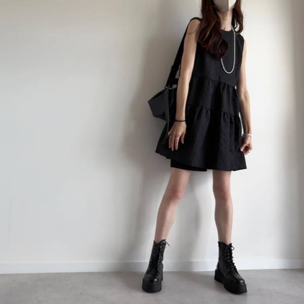 夏でも大活躍！秋先取り【ブラックコーデ】って？