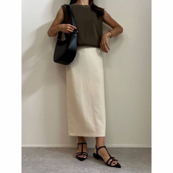 ＜現在お値下げ中＞完売目前！？「色違いも欲しい」【GU】「見つけたら買い」！“フレンチスリーブセーター”コーデ集