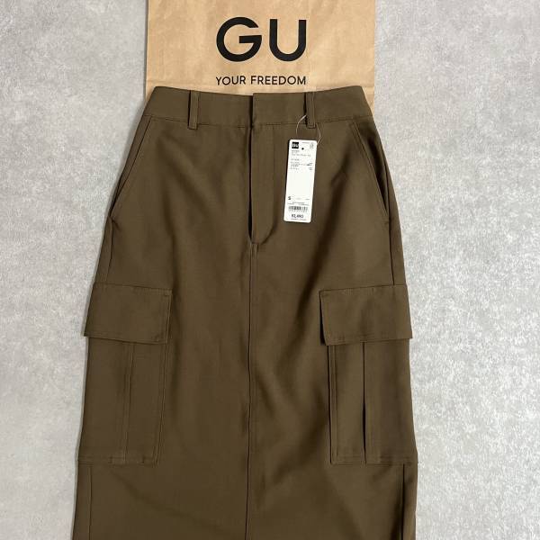 「高見え」する生地感◎2490円は「買い」！【GU】“カーゴナローロングスカート”が可愛い！
