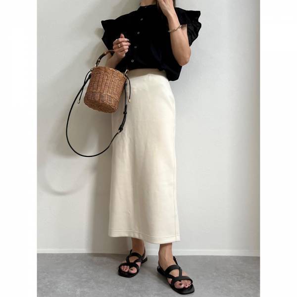 「着痩せ」スゴくて「めちゃ使える」！！【ユニクロ】超「動きやすい」“スウェットスカート”まとめ