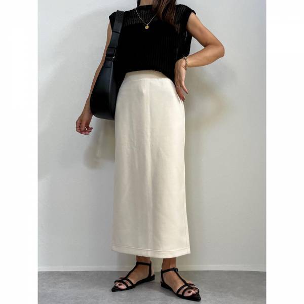 「着痩せ」スゴくて「めちゃ使える」！！【ユニクロ】超「動きやすい」“スウェットスカート”まとめ