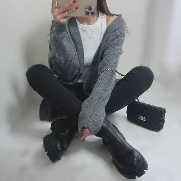 《感激》ダボっと感が「間違いなく可愛い♡」【GU】秋に向けて“ふわふわカーデ”をゲット！