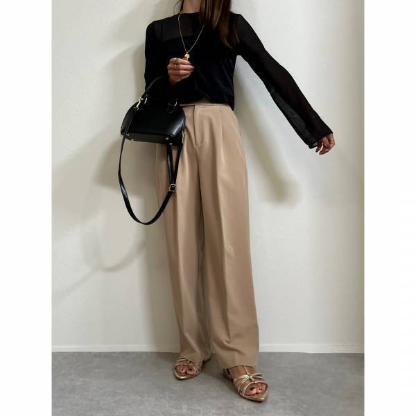 ＜これは買い＞「色々なインナーに大活躍！」【ユニクロ】「機能性抜群」な“チューブトップ”特集