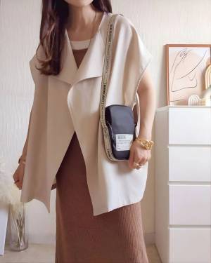 ダサ見えしない！コーデのアクセントになる【おしゃれスマホショルダー】って？