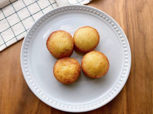 ＜まるでケーキ屋さん＞「本格的」で超「絶品」！！【セブンイレブン】「ふんわりしっとり」生地の“プチケーキバナナ”紹介