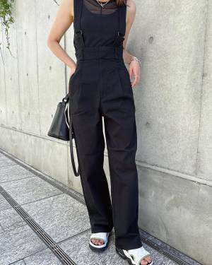 控え目に言って「高コスパ」すぎない！？しかも「2way」【GU】「ALLシーズン」活躍の”サスペンダー付きボトムス”