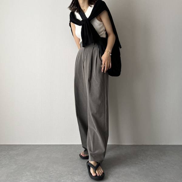 ＜持っていて損ナシ＞ロングシーズン「大活躍」する！！【UNIQLO】の「着回ししやすい」“アメスリタンク”