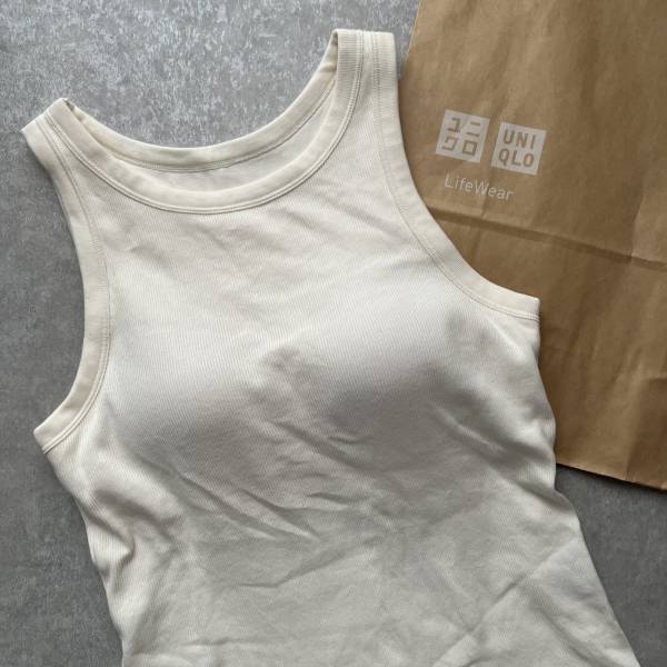 ＜持っていて損ナシ＞ロングシーズン「大活躍」する！！【UNIQLO】の「着回ししやすい」“アメスリタンク”