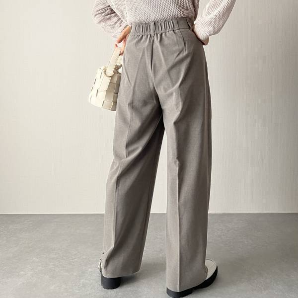 ＜超スッキリ見え＞穿いた瞬間「これいい！」ってなった！！【GU】絶妙カラーが「最高」な“ボトムス”紹介