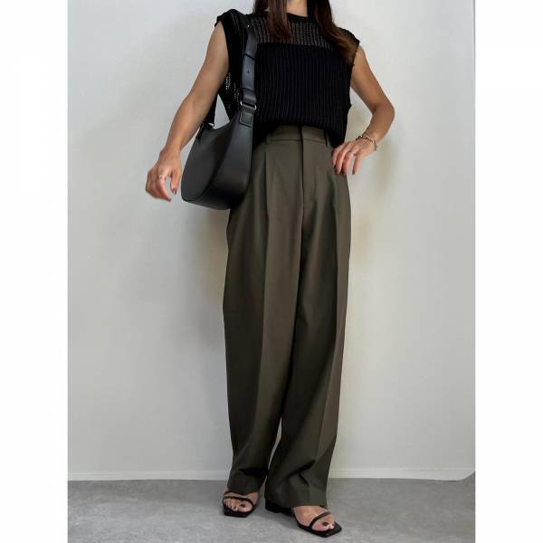 ＜待望の再販＞買いに走って「すぐ完売」！！【ユニクロ】『春夏秋冬』使える“高見えバッグ”コーデ集