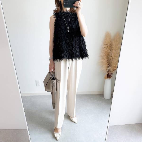 「キター ！！♡」「絶対追加しよ」【ユニクロ・GU】「シルエット大好きすぎ」な“ホワイトボトムス”コーデ集