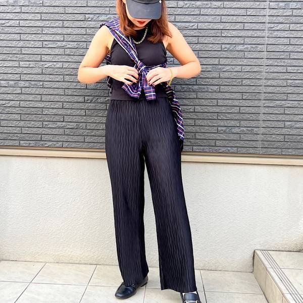 【GU新作】「今年大流行」のアメスリタンクを使ったまだ暑い今からできる”秋先取りコーデ”