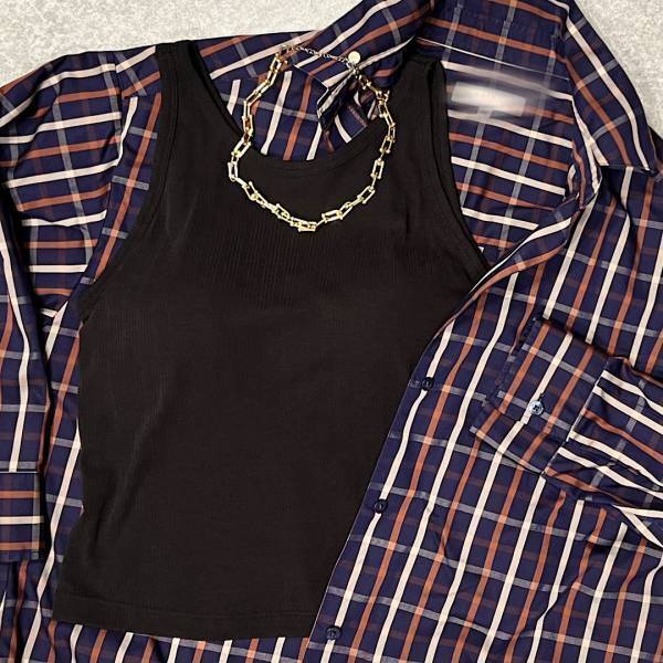 【GU新作】「今年大流行」のアメスリタンクを使ったまだ暑い今からできる”秋先取りコーデ”