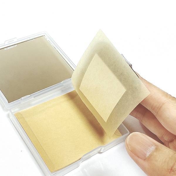 ＜瞬く間に大ヒット！＞【ダイソー】「入手困難！」見た目にびっくり”あぶらとり紙セット”が頼りになる！