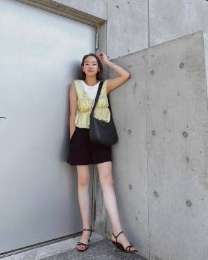 《待望の再入荷》【ユニクロ】完売前に急ぐべし！ SNSで話題の「高見えバッグ」