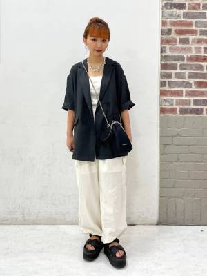 秋までスタメン決定♡【ローリーズファーム】羽織るだけで大人っぽ！「最旬ジャケット」