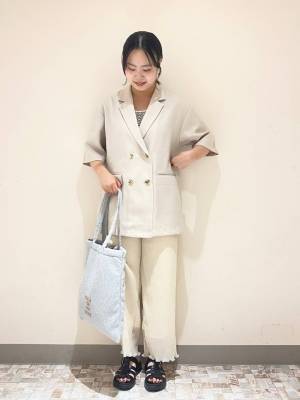 秋までスタメン決定♡【ローリーズファーム】羽織るだけで大人っぽ！「最旬ジャケット」