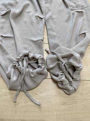 《120％おすすめ》「楽ちん」なのに「おしゃれ見え」！【しまむら】「トロミ加減」が好きっ！！”カーゴボトムス”