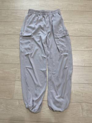 《120％おすすめ》「楽ちん」なのに「おしゃれ見え」！【しまむら】「トロミ加減」が好きっ！！”カーゴボトムス”