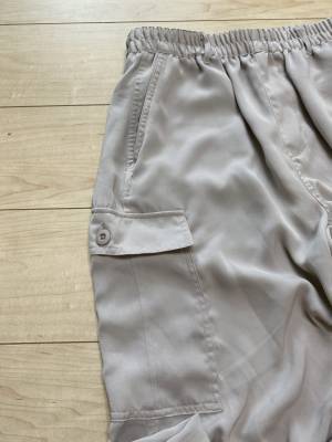 《120％おすすめ》「楽ちん」なのに「おしゃれ見え」！【しまむら】「トロミ加減」が好きっ！！”カーゴボトムス”